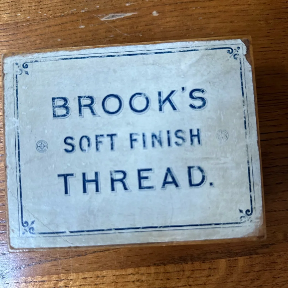 Brooks Rare Antique Brooks Soft Finish Sewing Thread Small Wooden Box GUC